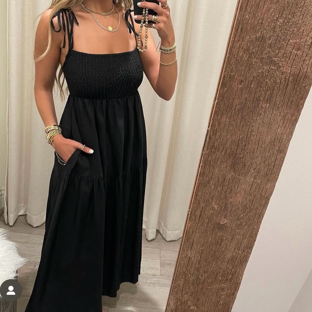 Elegant Black Maxi Dress